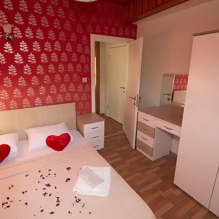 Desina Deluxe Hotel *